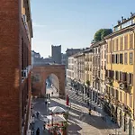 Italianflat - Colonne View - Balcony Retreat - Near Duomo * ミラノ