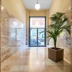 Italianflat - Colonne View - Balcony Retreat - Near Duomo アパート