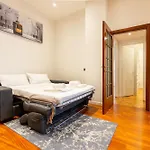 Italianflat - Colonne View - Balcony Retreat - Near Duomo アパート ミラノ