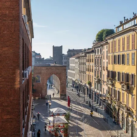 Italianflat - Colonne View - Balcony Retreat - Near Duomo * Milan
