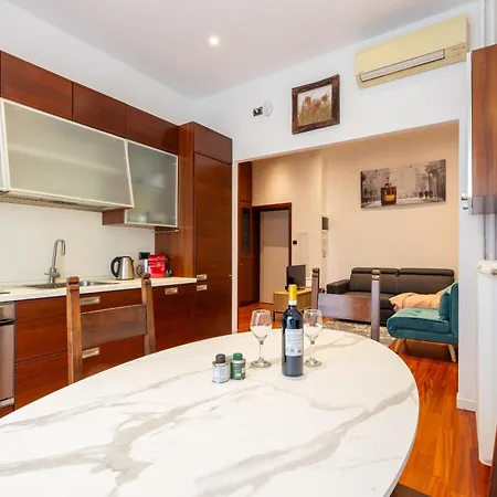 アパート Italianflat - Colonne View - Balcony Retreat - Near Duomo *