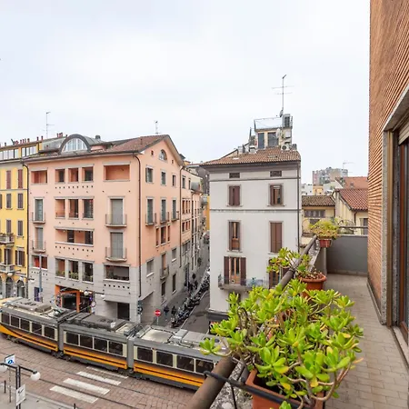 アパート Italianflat - Colonne View - Balcony Retreat - Near Duomo